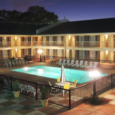 The Guest Lodge Gainesville 